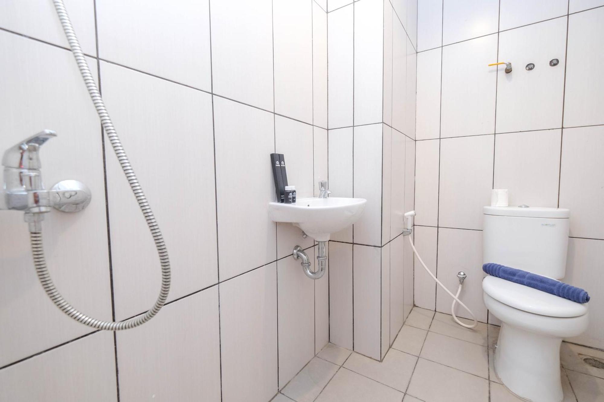 Comfort Living At Grand Kamala Lagoon By Travelio Apartemen