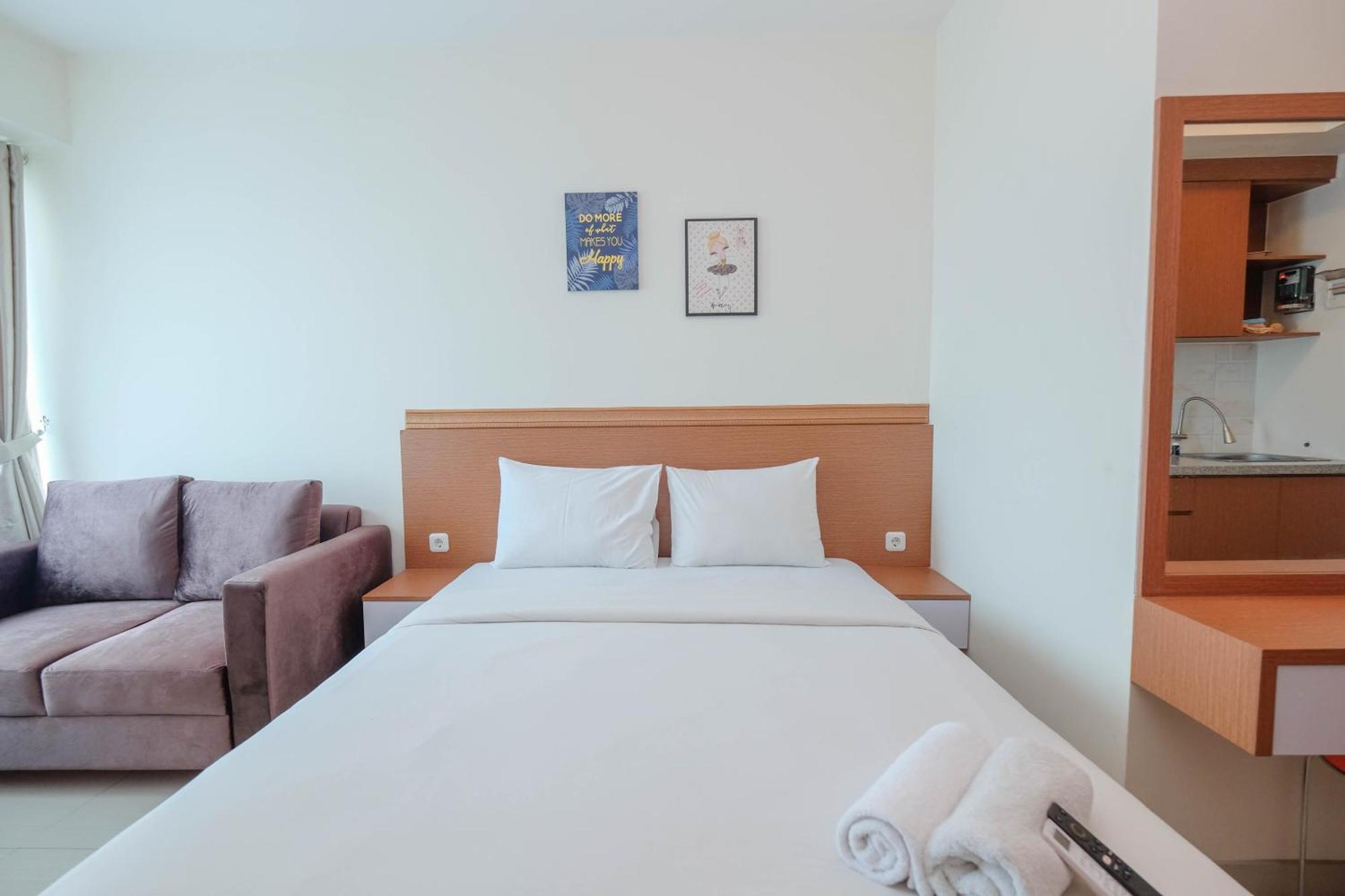 Comfort Living At Grand Kamala Lagoon By Travelio Apartemen Bekasi