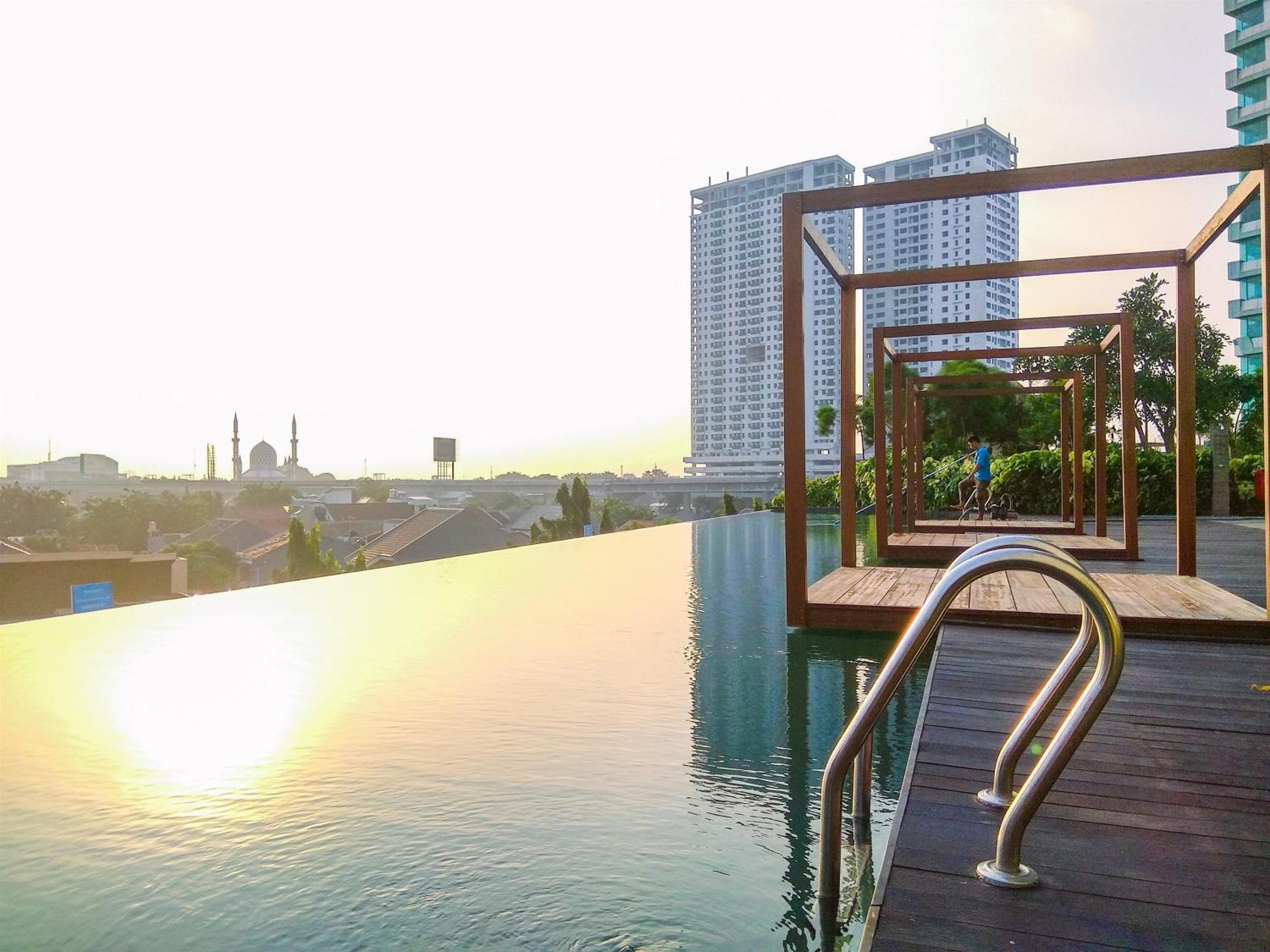 Comfort Living At Grand Kamala Lagoon By Travelio * Bekasi