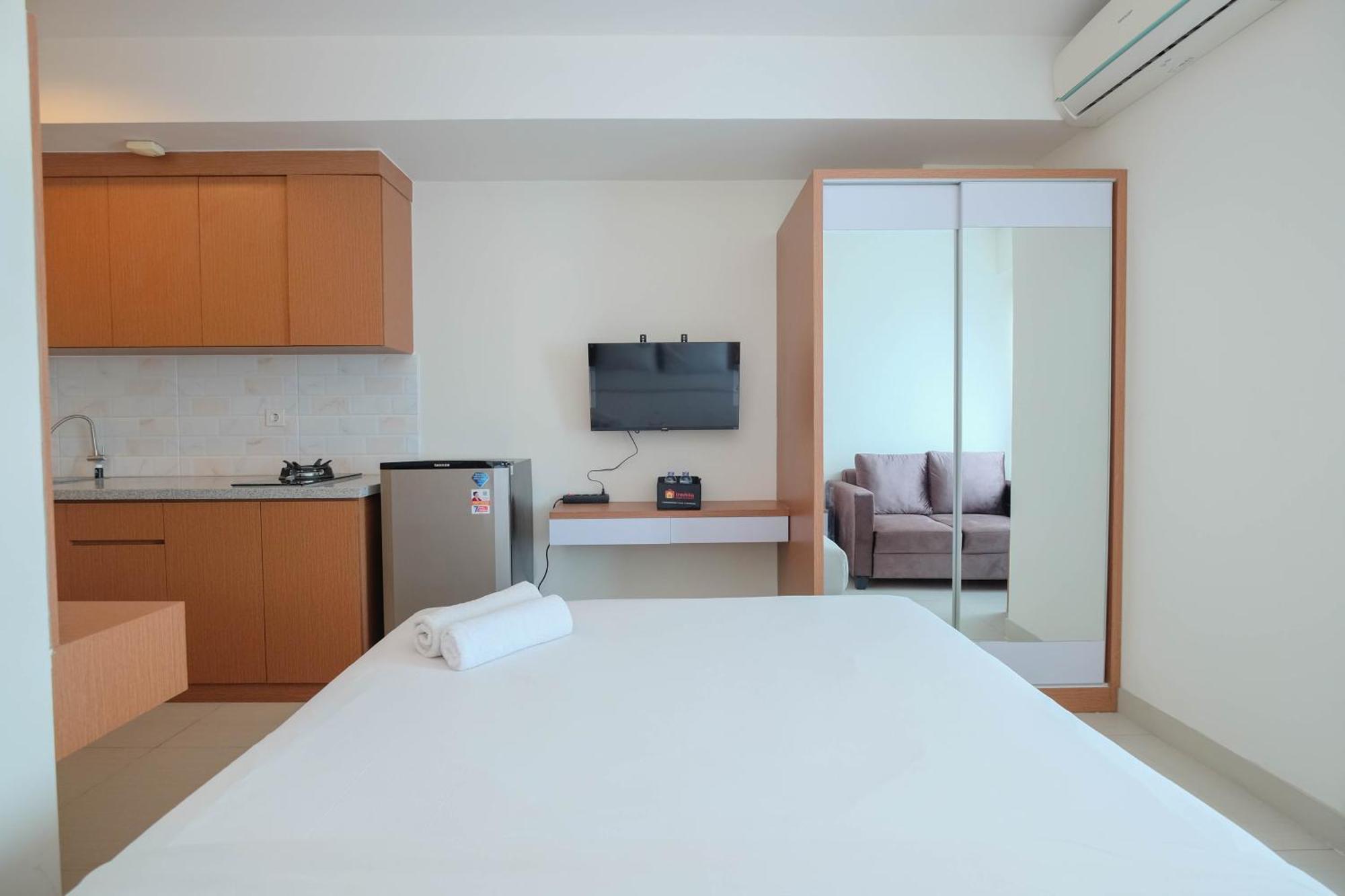 Apartemen Comfort Living At Grand Kamala Lagoon By Travelio *